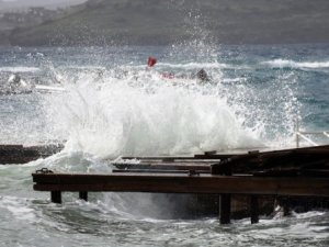 Marmara Denizi'nde lodos ulaşıma engel oluyor