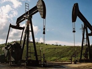 Pakistan iki noktada petrol ve doğal gaz buldu