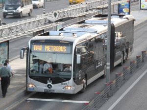 Metrobüs kazası nedeniyle Avcılar yönünde seferler yapılamıyor