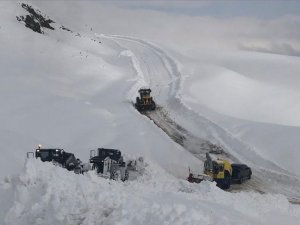 Doğu Anadolu'da üç ilde 130 yerleşim birimine ulaşım sağlanamıyor