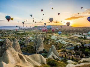 Kapadokya'da turist sayısında tüm zamanların rekoru kırıldı