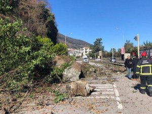 Samsun-Ordu karayolunda heyelan