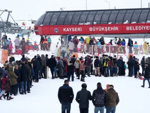 Erciyes'i yarıyıl tatilinde yarım milyondan fazla kişi ziyaret etti