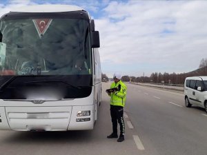 Şehirler arası yolcu taşıyan 268 otobüs trafikten men edildi