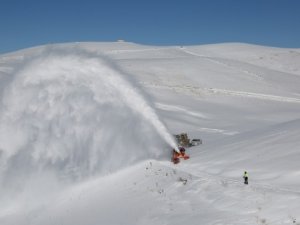 Van'da 294 yerleşim yeri ulaşıma kapandı