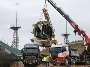 Pistten çıkan uçağın enkaz kaldırma çalışmaları tamamlandı