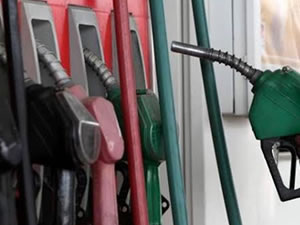 Benzine 8 kuruş indirim, motorine 6 kuruş zam bekleniyor