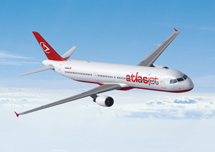 Atlasjet performansıyla yolcuları güldürdü