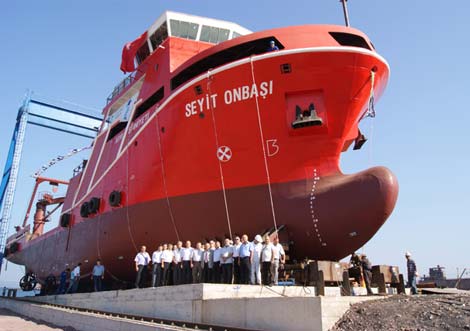 Seyit Onbaşı denize indirildi