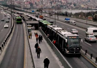Haliç Köprüsü'nde metrobüs arıza yaptı