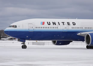 United Airlines 9 ton ağırlıkla kalkış yaptı