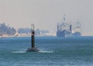 Nükleer denizaltı ile kruvaziyer çarpıştı