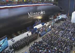 NNS Denizaltı Minnesota'yı suya indirdi