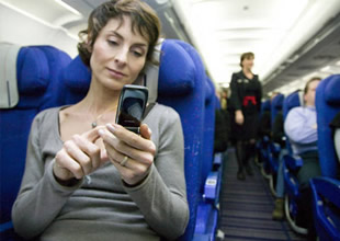 Japonya, uçakta 'akıllı telefon'a izin verdi