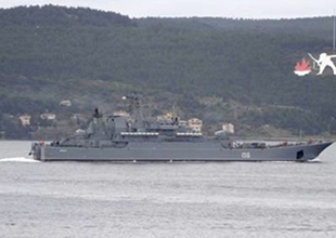 İki Rus savaş gemisi Çanakkale'den geçti