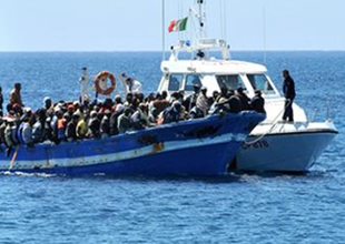 Akdeniz'de 4 bin adet mülteci yakalandı