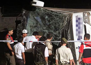 Kayseri'de yolcu otobüsü devrildi: 54 yaralı