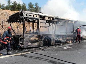 Kavacık'ta özel halk otobüsü yandı: 4 ölü