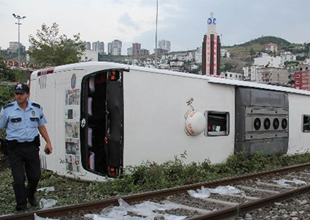 Samsun'da yolcu otobüsü devrildi: 51 yaralı