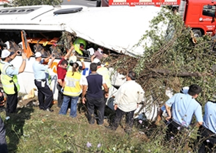 Konya'da otobüs yoldan çıktı: 22 yaralı