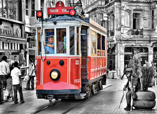 Dokumaya "Beyoğlu tramvayı" mizanseni