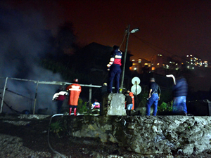 Zonguldak'ta balıkçı barınağındaki barakalar yandı