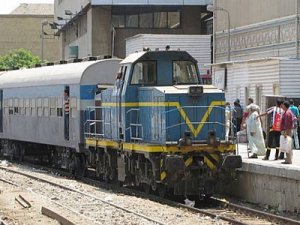 Mısır'da trene silahlı saldırı