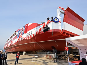 Tuzla'da inşa edilen en büyük feribot 'M/F Balıkesir 10' denize indirildi