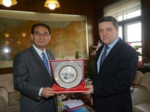 Kore Büyükelçisi, TCDD Genel Müdürü'nü ziyaret etti