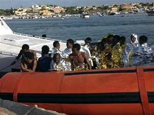 Kaçak teknesinde din kavgası