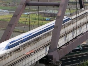 Japonya'da hızlı tren 590 km/s hızla rekor kırdı