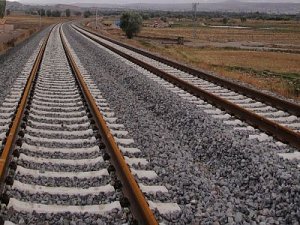 Rusya Ukrayna'yı teğet geçen demiryolu kuruyor