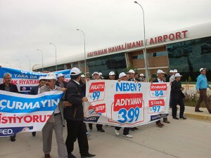 Adıyaman Havalimanı'nda pahalı bilet protestosu
