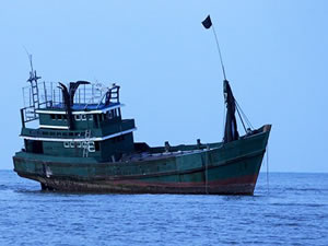 Endonezya, 41 yabancı balıkçı teknesini batırdı