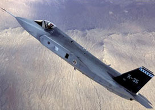 F-35 test uçuşunda bombasını bıraktı