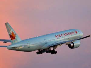 Air Canada uçağına bomba ihbarı