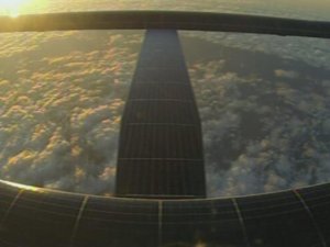 Solar Impulse, Büyük Okyanus'un üçte birini aştı