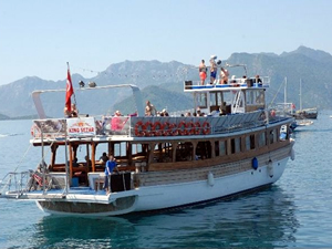 ‘Turizm durursa Türkiye ekonomisi de durur’