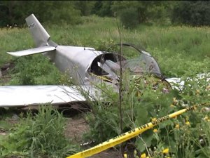 Küçük uçak düştü 2 kişi hayatını kaybetti