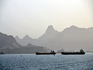 Silah yüklü gemi Aden Limanı'na ulaştı