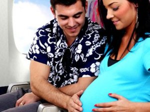 Hamilelikte uçak yolcuğunun püf noktaları