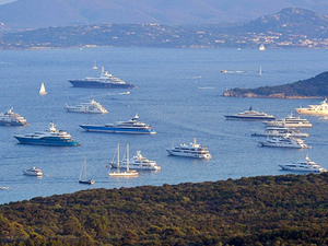 Milyarderler, Sardunya Adası, Porto Cervo Koyu'na akın etti