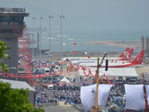 Yeni havalimanları yüzleri güldürüyor