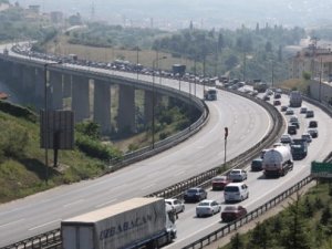 Sürücüler dikkat! TEM otoyolunda trafik 2 şeritten sağlanacak