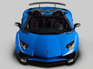 Aventador SV'nin Roadster'ı da hazır