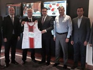 THY, Pınar Karşıyaka'ya sponsor oldu