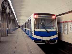 Rusya'da St Petersburg Metrosu'na yeni trenler geliyor