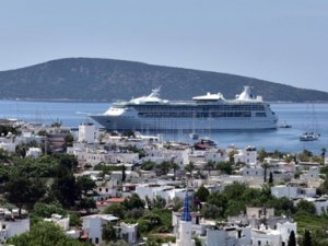 Bahama bandıralı gemi Bodrum'a geldi