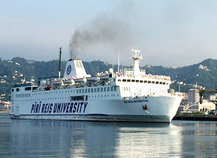 Piri Reis Üniversitesi Eğitim Gemisi Bodrum'a demir attı