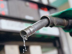 Benzine 5 kuruş zam geldi